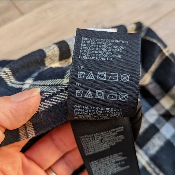 Tommy Hilfiger Plaid Skirt with pockets size 12 blue navy white. 100% cotton - Picture 8 of 11